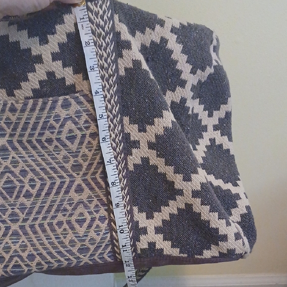 Gray and Cream Travel Duffel Bag with Diamond Pattern - Picture 4 of 11